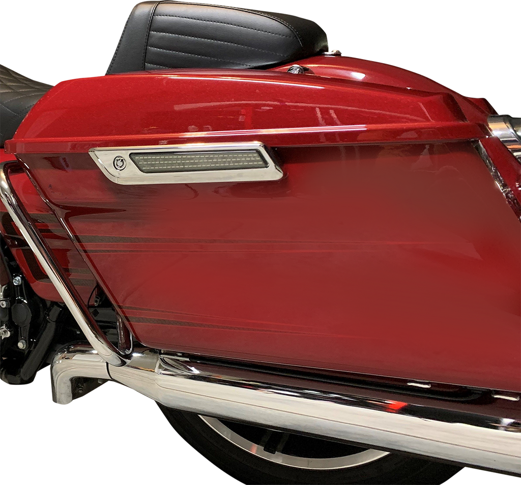 CUSTOM DYNAMICS Latch Light - Saddlebag - Smoke - Chrome CD-SBL-BCM-SC